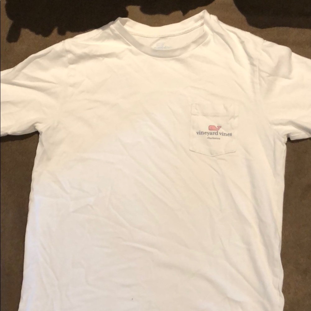 Vineyard Vines T-shirt. Kids size 12-14
